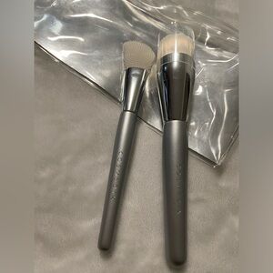 Cosmedix Cleansing Brush & 1 Dual Sided Silicone Mask Applicator Set